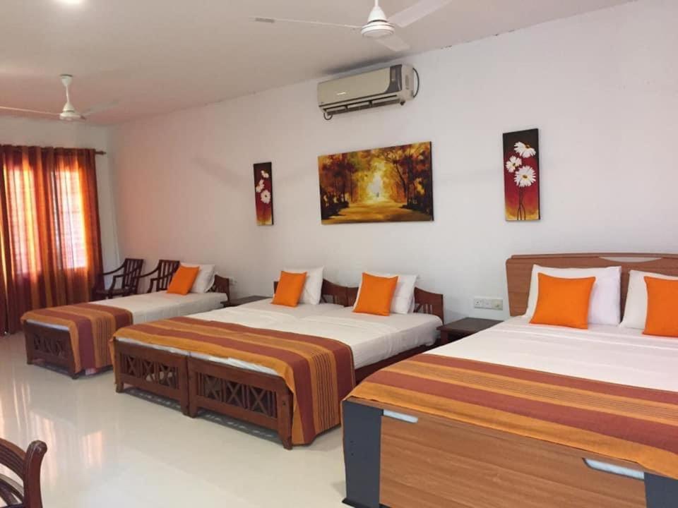 Hotel Sunflower Kataragama Eksteriør bilde