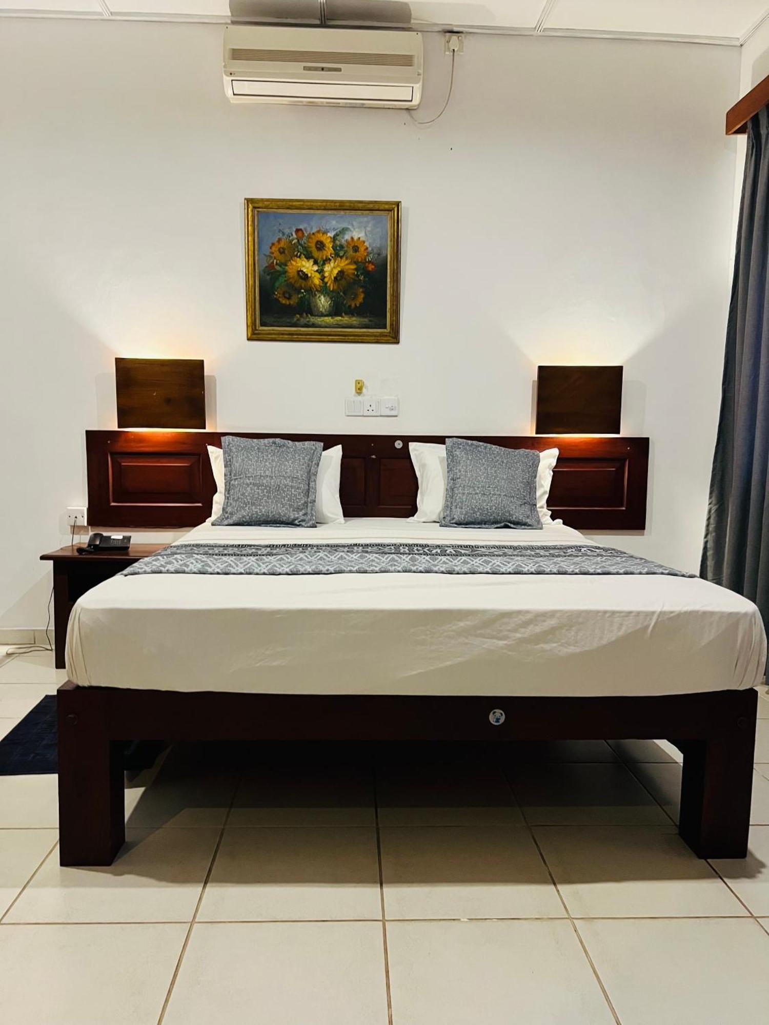 Hotel Sunflower Kataragama Eksteriør bilde