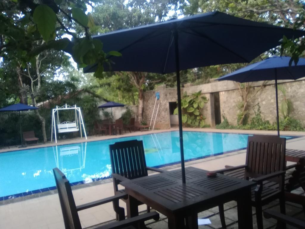 Hotel Sunflower Kataragama Eksteriør bilde