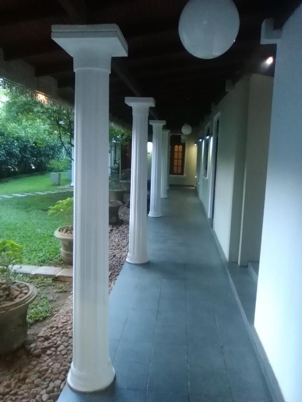Hotel Sunflower Kataragama Eksteriør bilde
